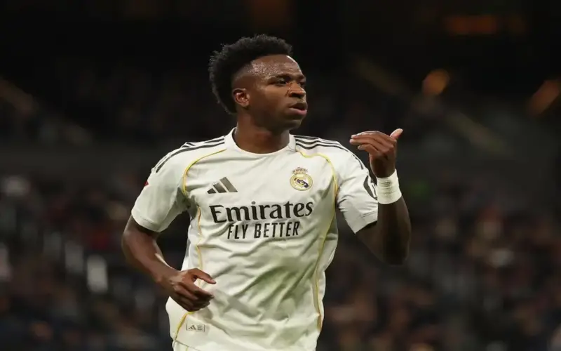 موقف ريال مدريد من رحيل فينيسيوس جونيور مجانًا بعد نهاية عقده